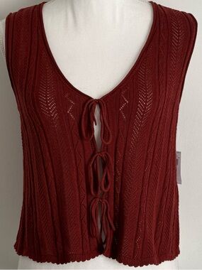 Old Navy Pointelle Knit Tie Front Sweater Vest Rust Red Size Medium NWT